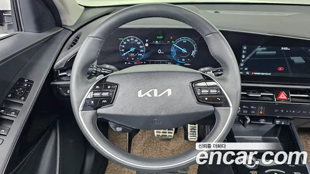 Kia Niro 2022 — фото 13