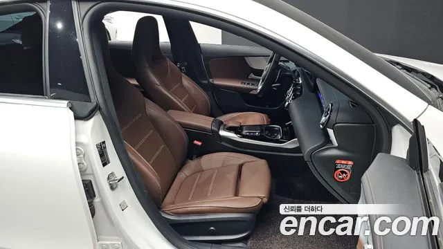Mercedes-Benz CLA-Class 2023 — фото 9