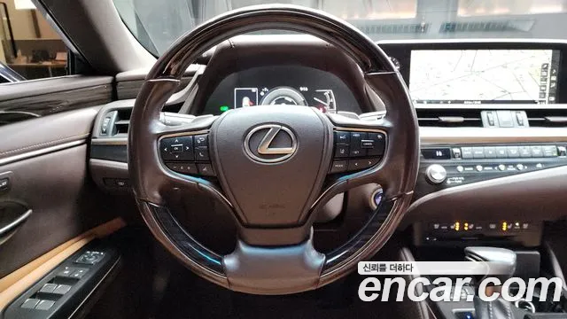Lexus ES 2021 — фото 13
