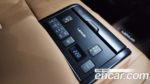 Lexus ES 2021 — фото 19
