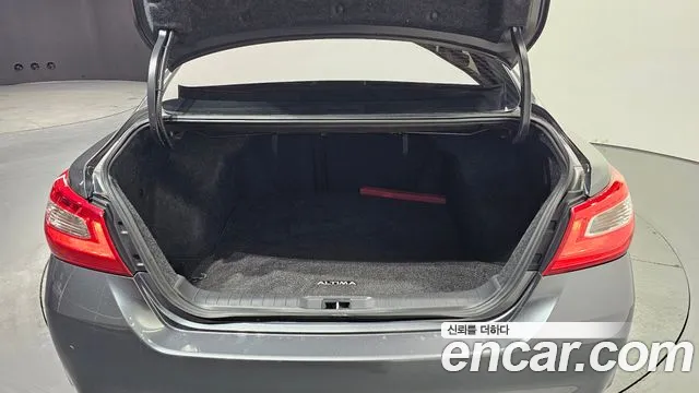 Nissan Altima 2017 — фото 20