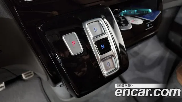 Hyundai Staria 2022 — фото 9