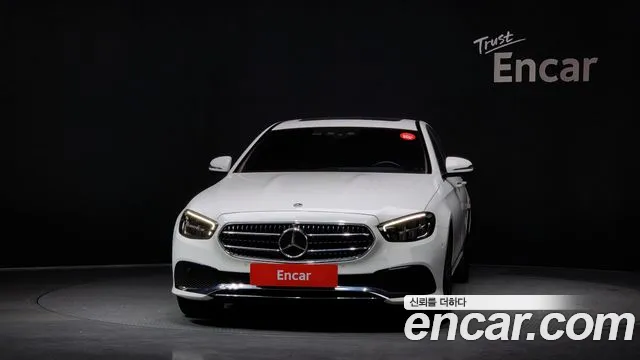 Mercedes-Benz E-Class 2022 — фото 3