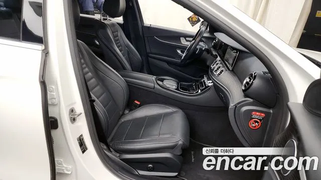 Mercedes-Benz E-Class 2022 — фото 11