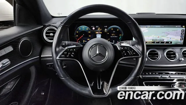 Mercedes-Benz E-Class 2022 — фото 13