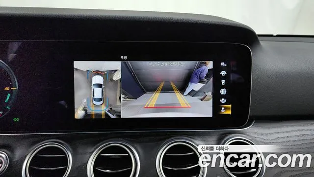 Mercedes-Benz E-Class 2022 — фото 15