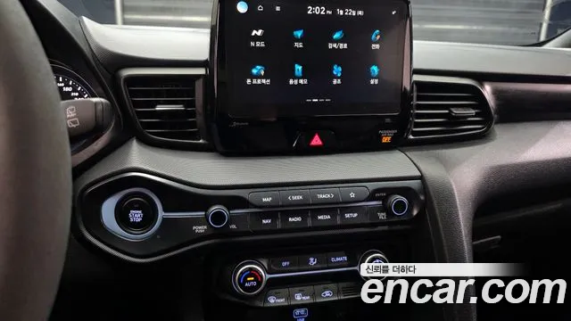 Hyundai Veloster 2022 — фото 14