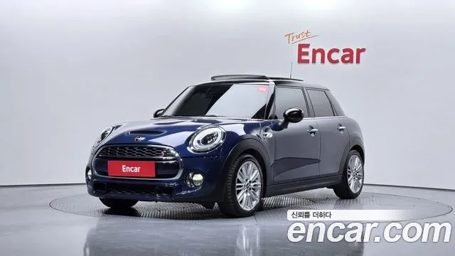 Mini Cooper 2017 — фото 1