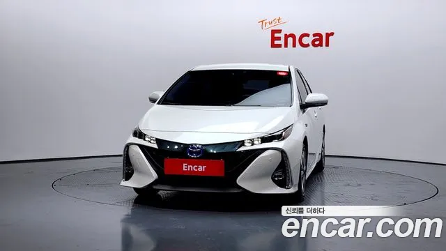 Toyota Prius 2017 — фото 3