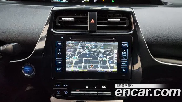 Toyota Prius 2017 — фото 14