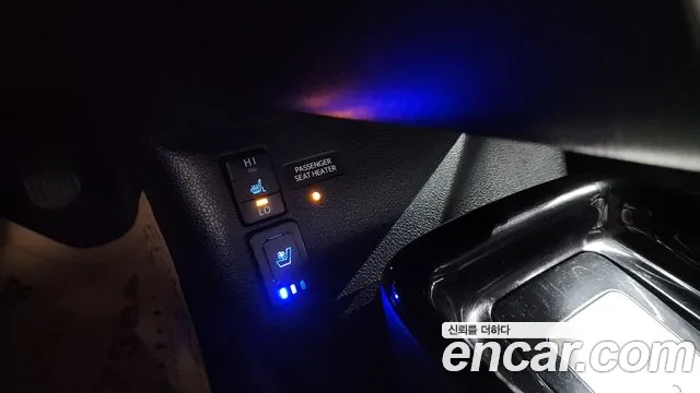 Toyota Prius 2017 — фото 17