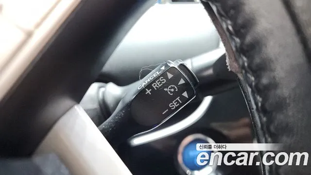 Toyota Prius 2017 — фото 19