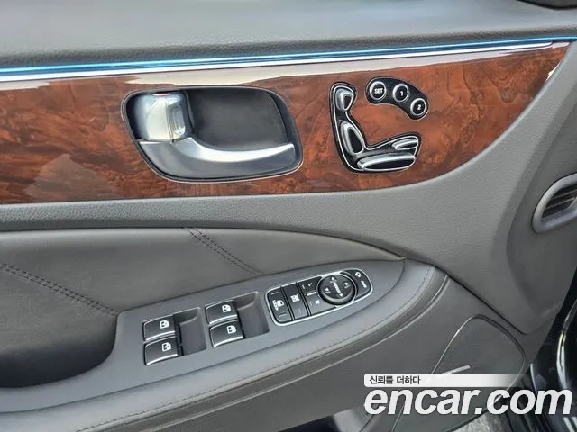 Hyundai Equus 2013 — фото 12