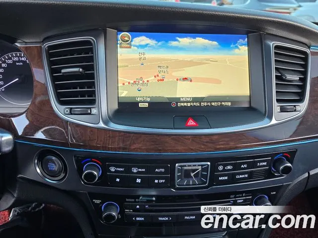 Hyundai Equus 2013 — фото 15