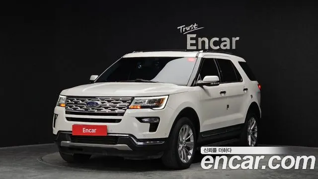 Ford Explorer 2019 — фото 1