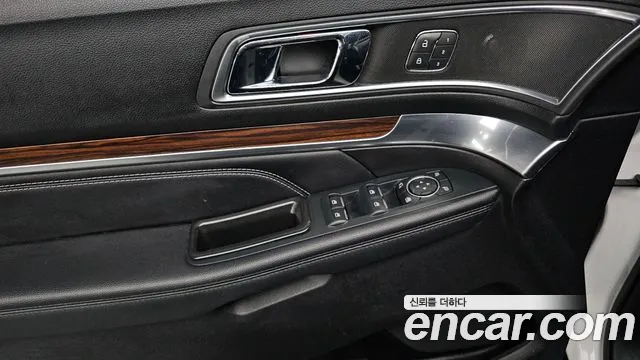 Ford Explorer 2019 — фото 17