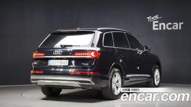 Audi Q7 2021 — фото 2