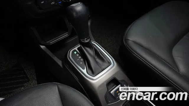 Jeep Renegade 2020 — фото 8