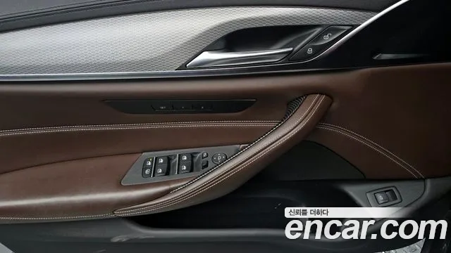 BMW 5-Series 2019 — фото 17