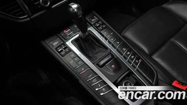 Porsche Macan 2015 — фото 9