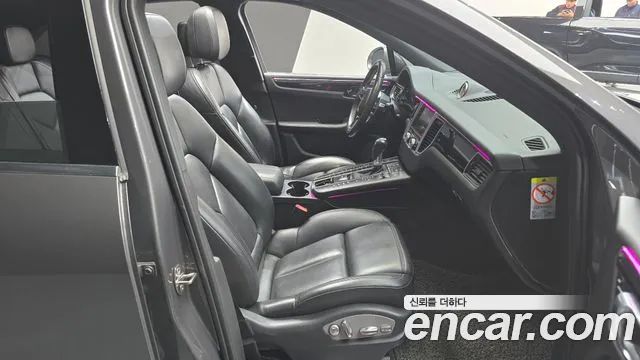 Porsche Macan 2015 — фото 10
