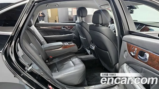Hyundai Equus 2013 — фото 12