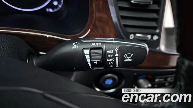 Hyundai Equus 2013 — фото 18