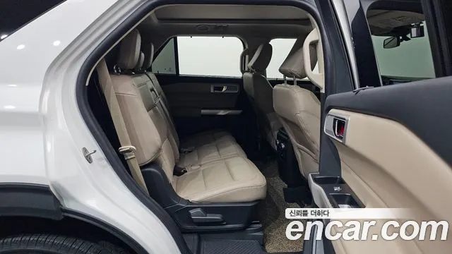Ford Explorer 2022 — фото 11