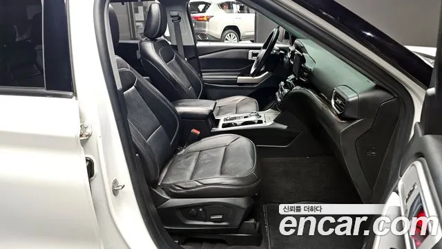 Ford Explorer 2021 — фото 10