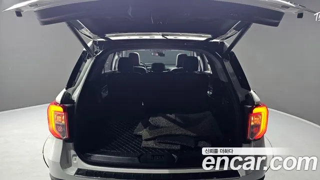 Ford Explorer 2021 — фото 20