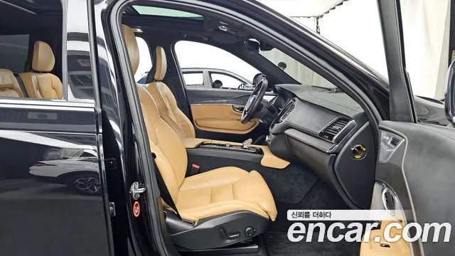 Volvo XC90 2024 — фото 11