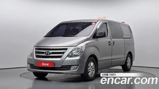 Hyundai Starex 2017 — фото 1