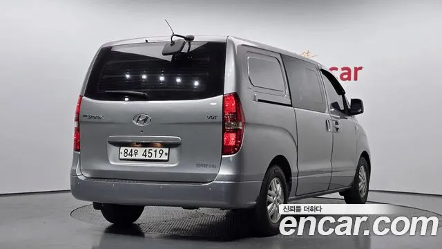Hyundai Starex 2017 — фото 2