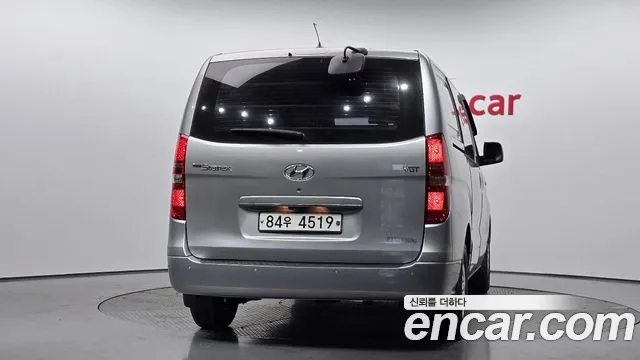 Hyundai Starex 2017 — фото 4