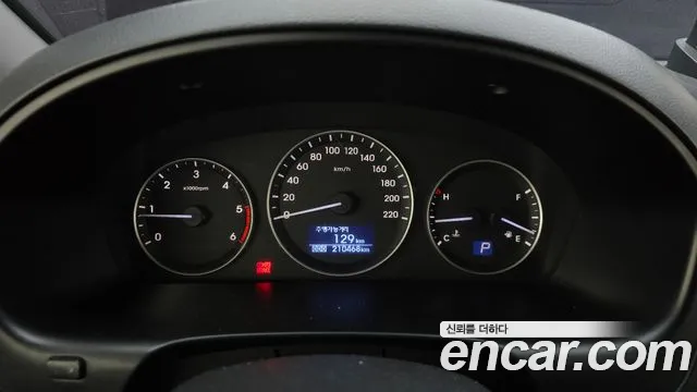Hyundai Starex 2017 — фото 8