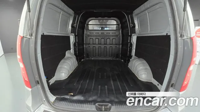 Hyundai Starex 2017 — фото 20