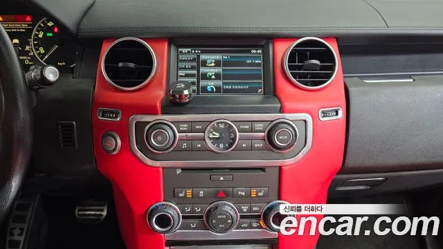 Land Rover Discovery 2015 — фото 14