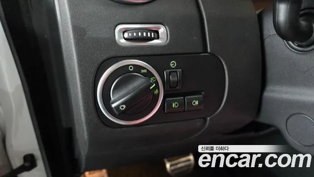 Land Rover Discovery 2015 — фото 16