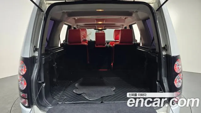 Land Rover Discovery 2015 — фото 20