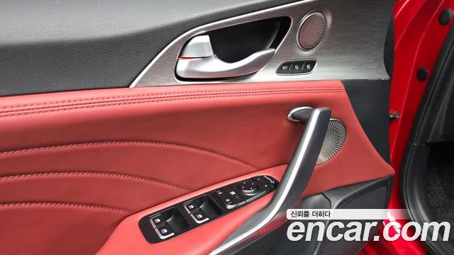 Kia Stinger 2021 — фото 18