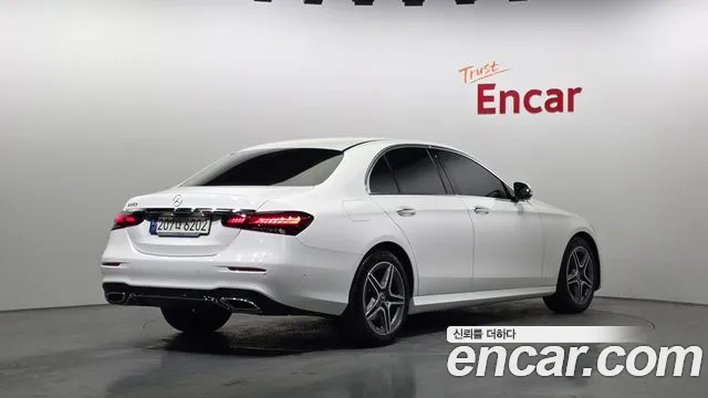 Mercedes-Benz E-Class 2023 — фото 2