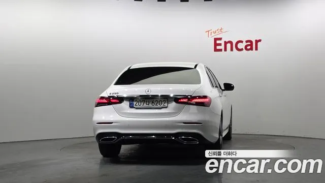 Mercedes-Benz E-Class 2023 — фото 4