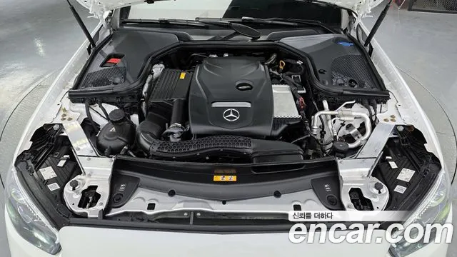 Mercedes-Benz E-Class 2023 — фото 6