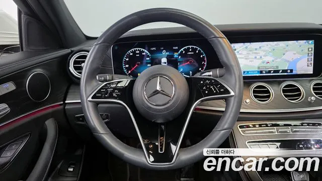 Mercedes-Benz E-Class 2023 — фото 13