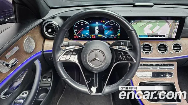 Mercedes-Benz E-Class 2021 — фото 13