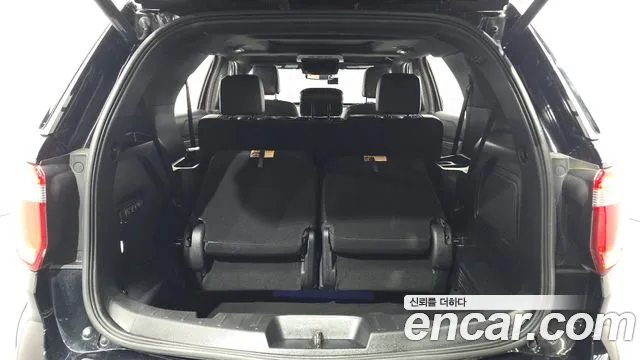 Ford Explorer 2018 — фото 20