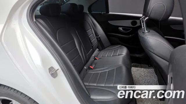 Mercedes-Benz C-Class 2018 — фото 12