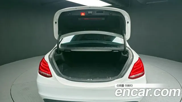 Mercedes-Benz C-Class 2018 — фото 20
