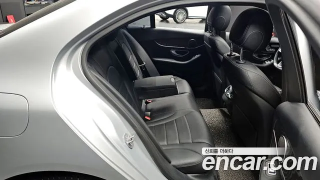 Mercedes-Benz C-Class 2017 — фото 11