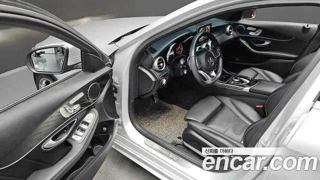 Mercedes-Benz C-Class 2017 — фото 12